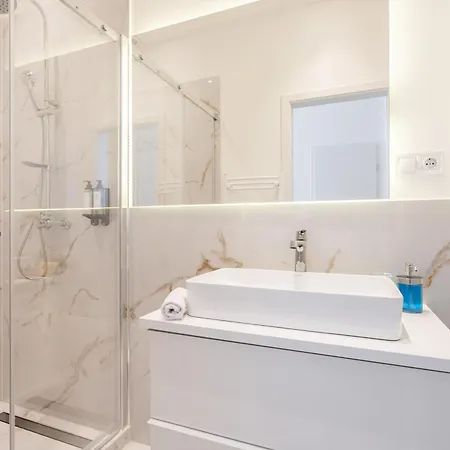 E13 - Grand Boulevard Heritage - Location By Bqa Appartamento *