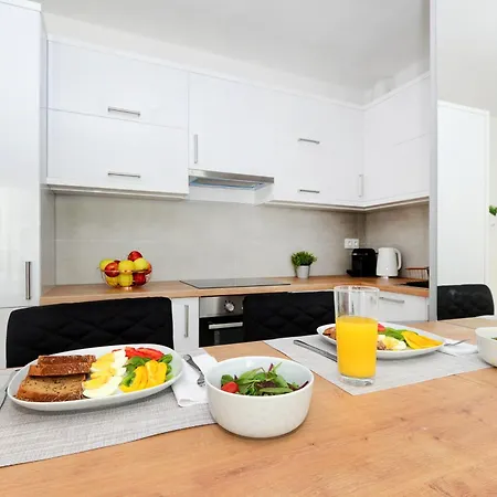 Urban Haven Apartment *