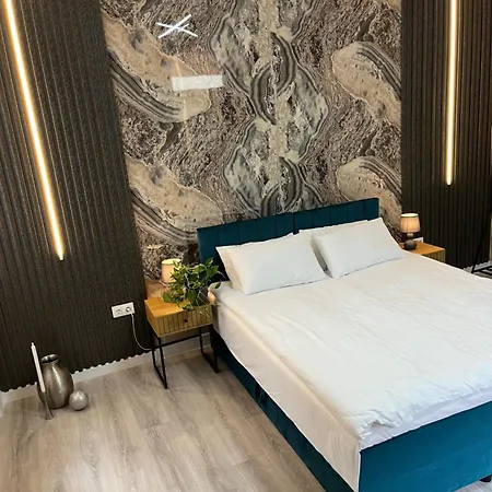 S8 Downtown Apartment *