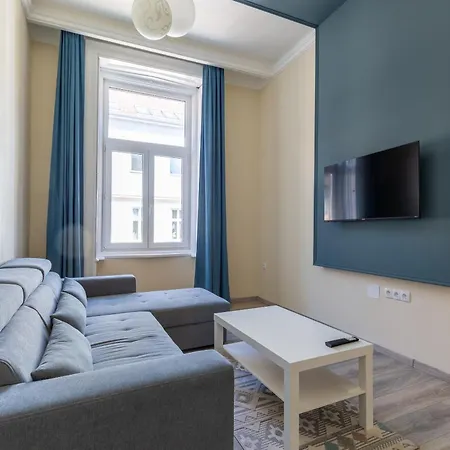 R62a Rottenbiller Apartment Budapest