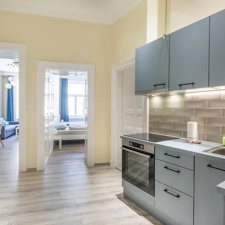 R62a Rottenbiller Apartment