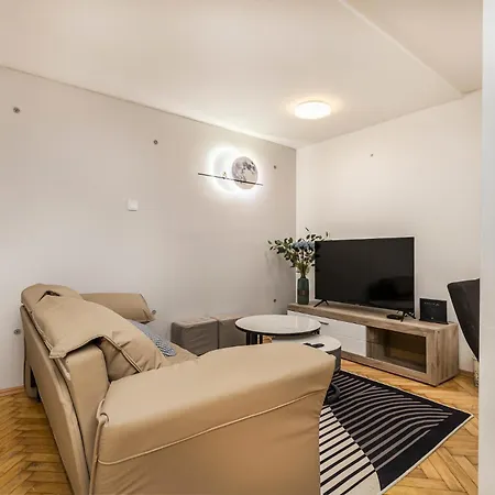 Venus - Westend Ii Apartment