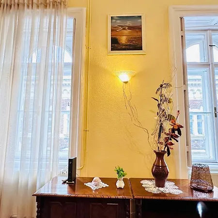 Jozsef 69 - 2brs, 5m To Newyork Cafe Apartment *