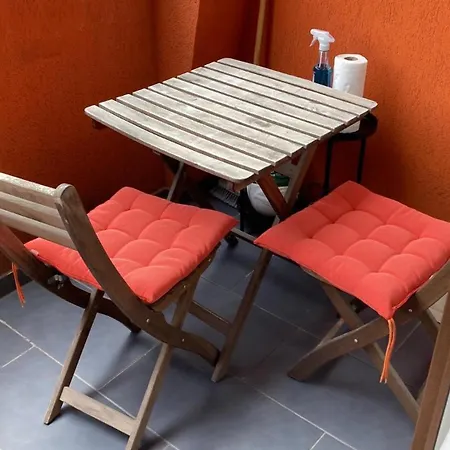 Apartment Trendy In The Heart Of The With Balcony *