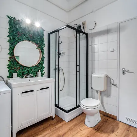 Jokai Hideaway Apartment