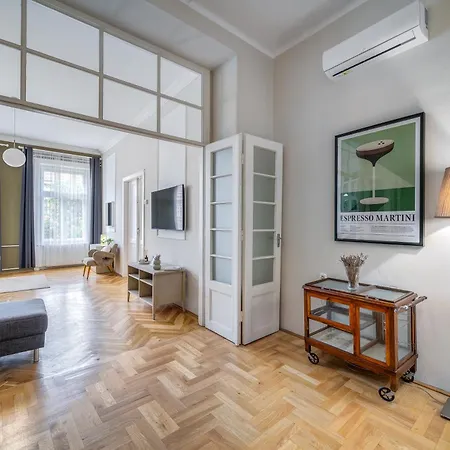 Apartment Jokai Hideaway