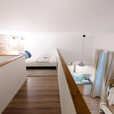 Silver Berry Apartment *