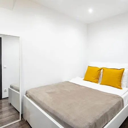 Cityscape Budget Omega Budapest