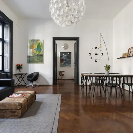 Kertesz 22 - 3 Bedrooms And Living With 2 Baths *