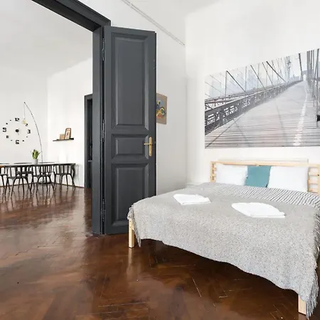 Kertesz 22 - 3 Bedrooms And Living With 2 Baths *