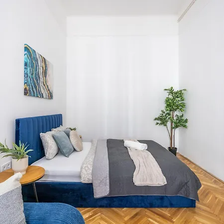 Stylish & Charming Cozy By Prestige Homes * Budapest
