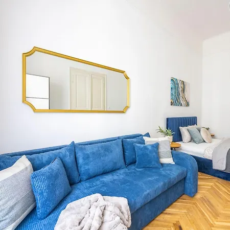 Apartment Stylish & Charming Cozy By Prestige Homes