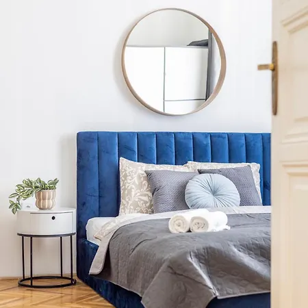 Stylish & Charming Cozy By Prestige Homes