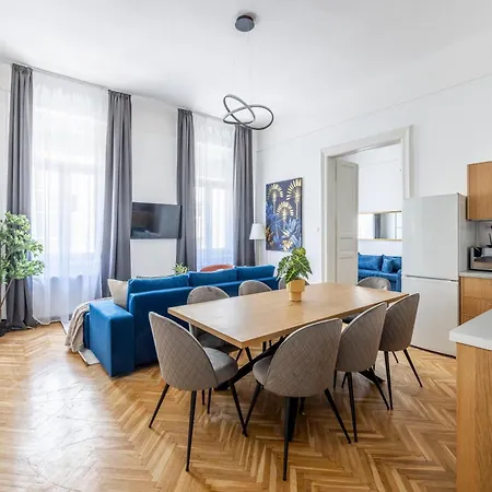 Apartment Stylish & Charming Cozy By Prestige Homes