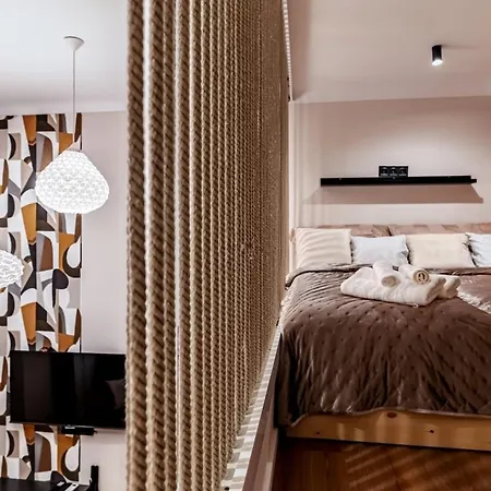 Westside Boutique Apartament *