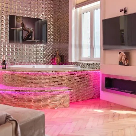 Eye Presidential With Jacuzzi & Sauna * Budapest