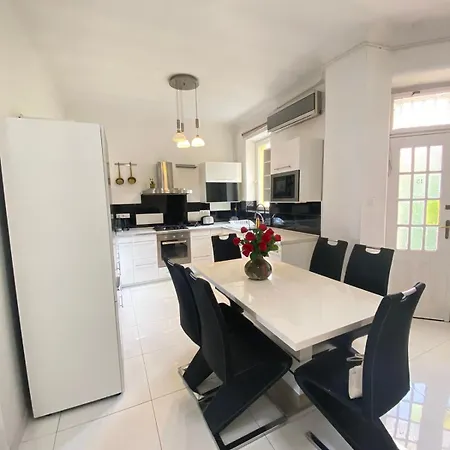 Penthouse In The Castle Apartman Budapest