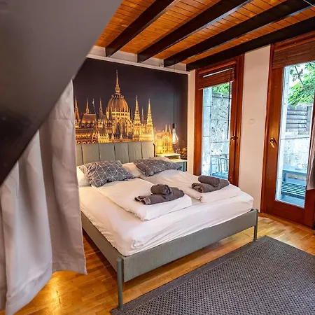 Apartment Mooki Loft&garden In Sohobudapest Budapest