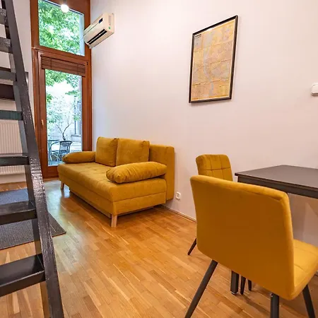 Apartment Mooki Loft&garden In Sohobudapest