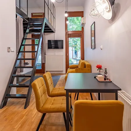Apartment Mooki Loft&garden In Sohobudapest Budapest