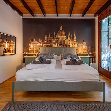 Apartment Mooki Loft&garden In Sohobudapest