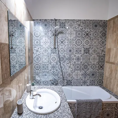Apartment Mooki Loft&garden In Sohobudapest Budapest