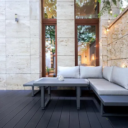 Apartment Mooki Loft&garden In Sohobudapest Budapest