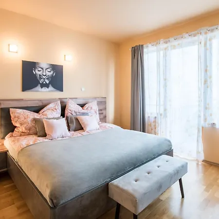 Апартаменты Very Central - Large - Balcony - Comfy *