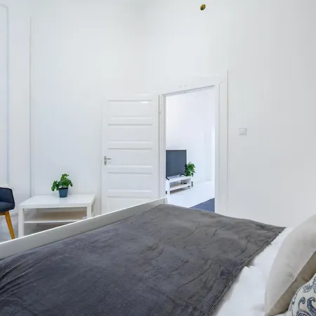 Central - Stylish - Spacious * Budapest