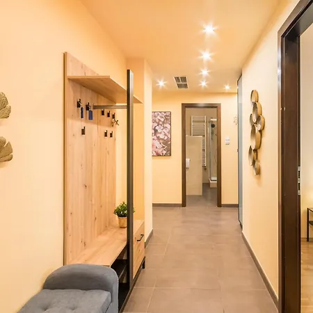 Апартаменты Very Central - Large - Balcony - Comfy *