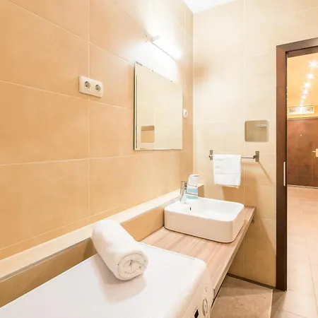 Апартаменты Very Central - Large - Balcony - Comfy *