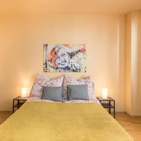 Very Central - Large - Balcony - Comfy Апартаменты Будапешт