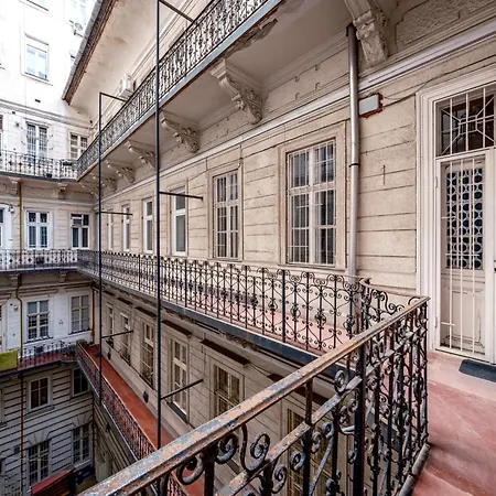 Soho Downtown Apartment