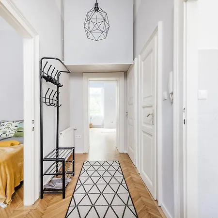 Apartment Serene And Spacious In The Centre Budapest