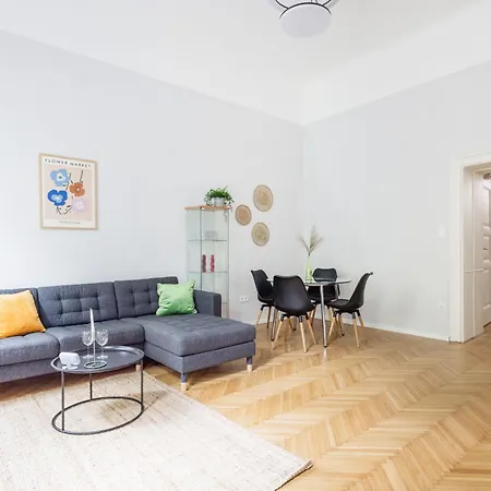 Serene And Spacious In The Centre