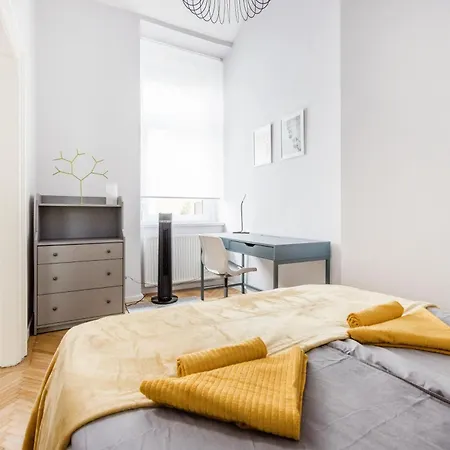 Apartment Serene And Spacious In The Centre Budapest