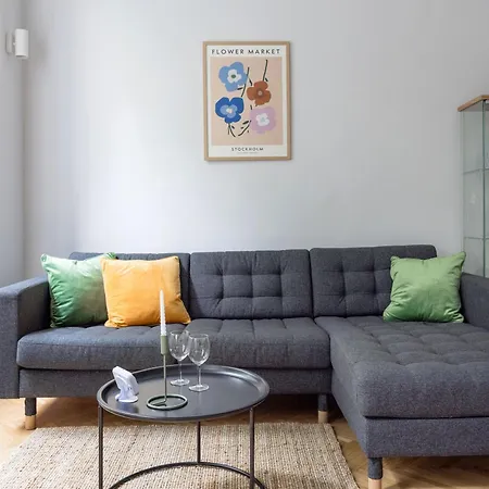 Serene And Spacious In The Centre Apartment *