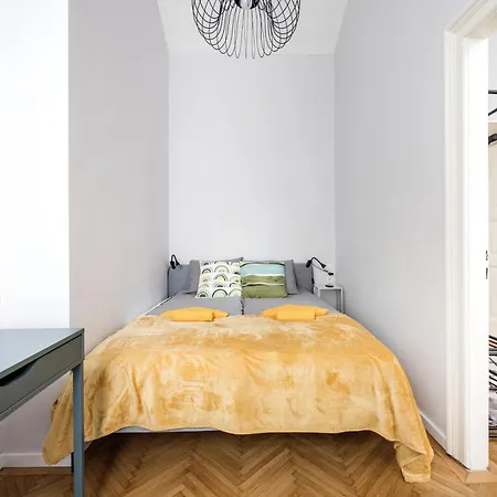 Apartment Serene And Spacious In The Centre Budapest