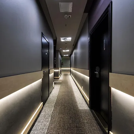 Carat Boutique Hotel 4*