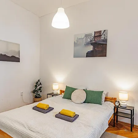 Apartment Beat Of The - Cozy Downtown Budapest