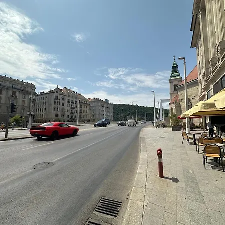 Appartamento Bright Apartment In The Most Beautiful Street Of Budapest Vaci Street, Fashion Street Budapest