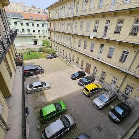 Luxury Flat In Downtown With Free Parking Apartment