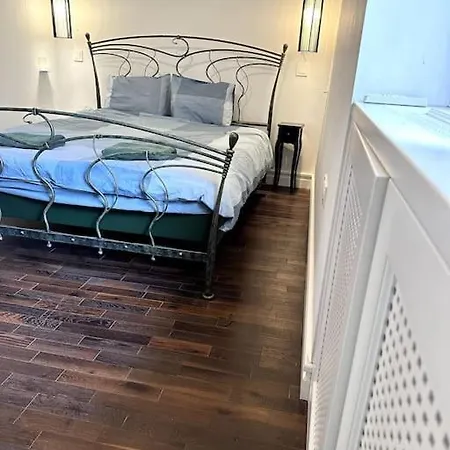 Luxury Flat In Downtown With Free Parking