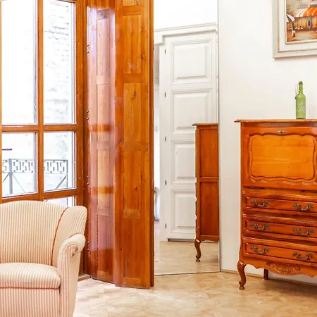 Classy Quentin Dream In The Heart Of Appartamento Budapest