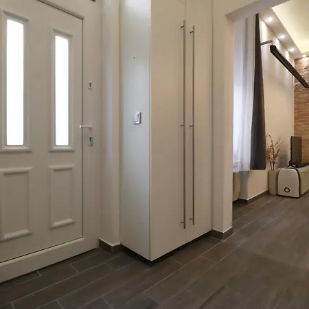 Klauzal 10 Apartment *