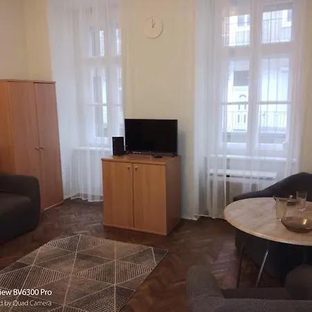 Quiet Place In The Center Apartment *