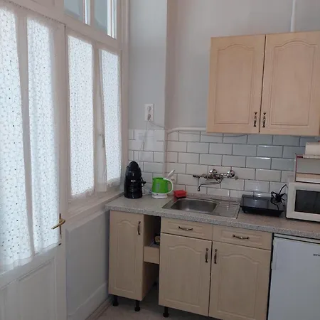 Apartment Quiet Place In The Center Budapest