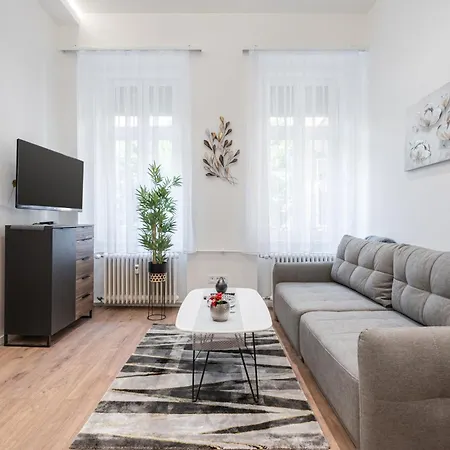 Eco Den Apartment