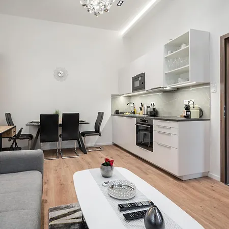 Eco Den Apartment *