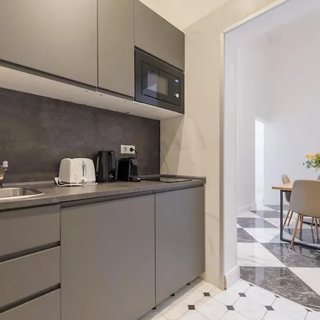 Zoya Luxury 5* Budapest